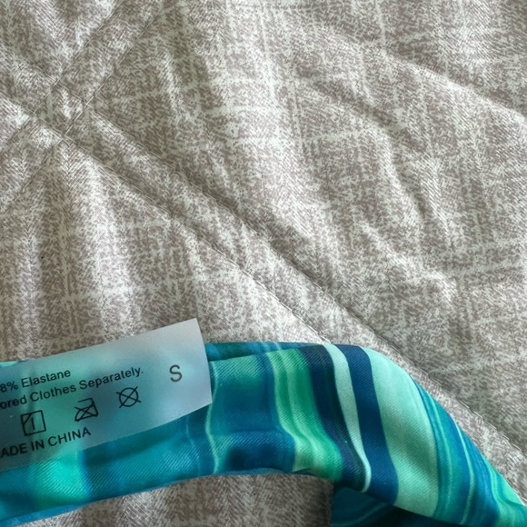 SHEIN Blue and Green Bikini with Vibrant Sheen - Picture 3 of 3